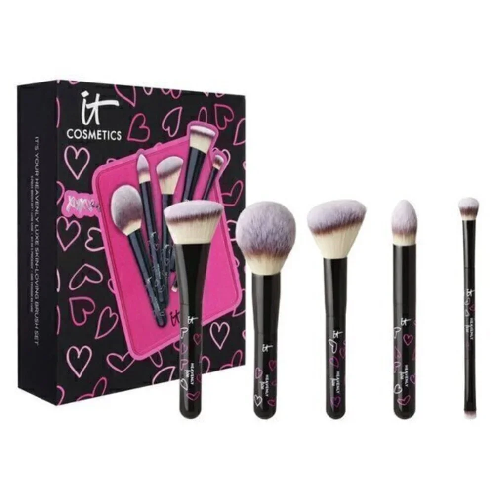 IT Cosmetics Heavenly‎ Luxe skin loving brush set with case. New in Box